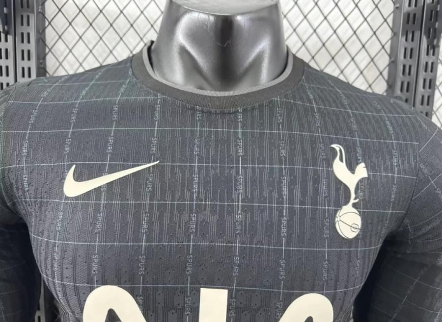 تيشيرت توتنهام الشتوي نسخة اللاعببن |Tottenham Hotspur 2025-26
