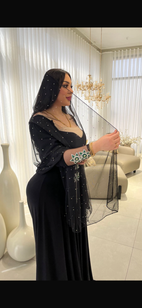 فستان استرتش كوري قصة كلوش مزين بكرستال نمساوي اصلي مع الطرحه