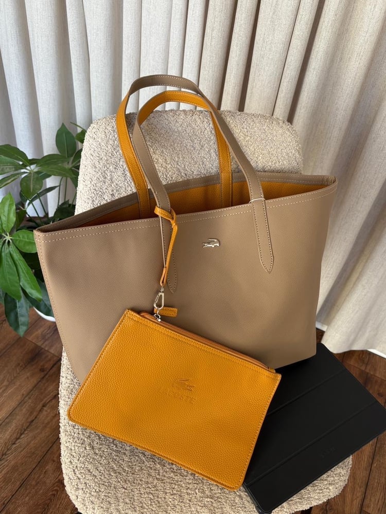 Women's bag for Coast with its accessories