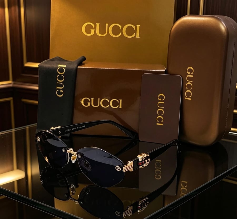Gucci glasses with accessories