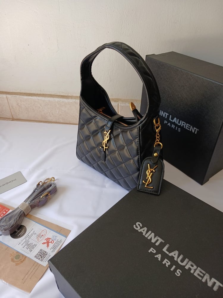 Women's bag with accessories