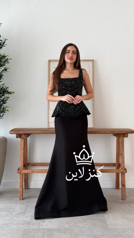فستان سهرة اسود مرصع
