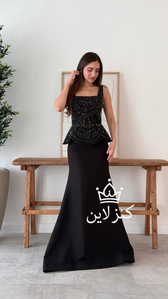 فستان سهرة اسود مرصع