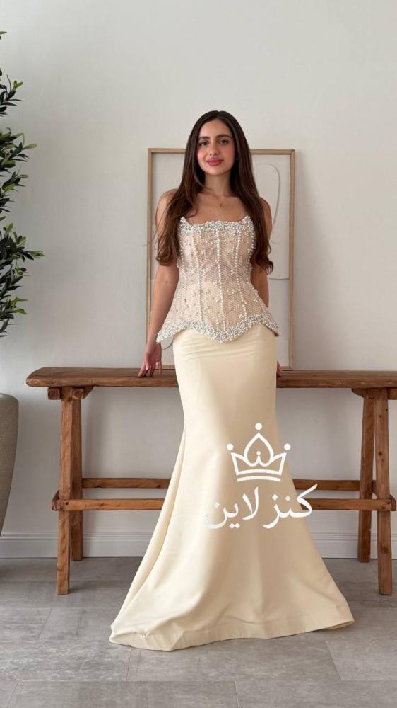 فستان سهرة سكري ماسك مع جزء علوي مزين الخرز