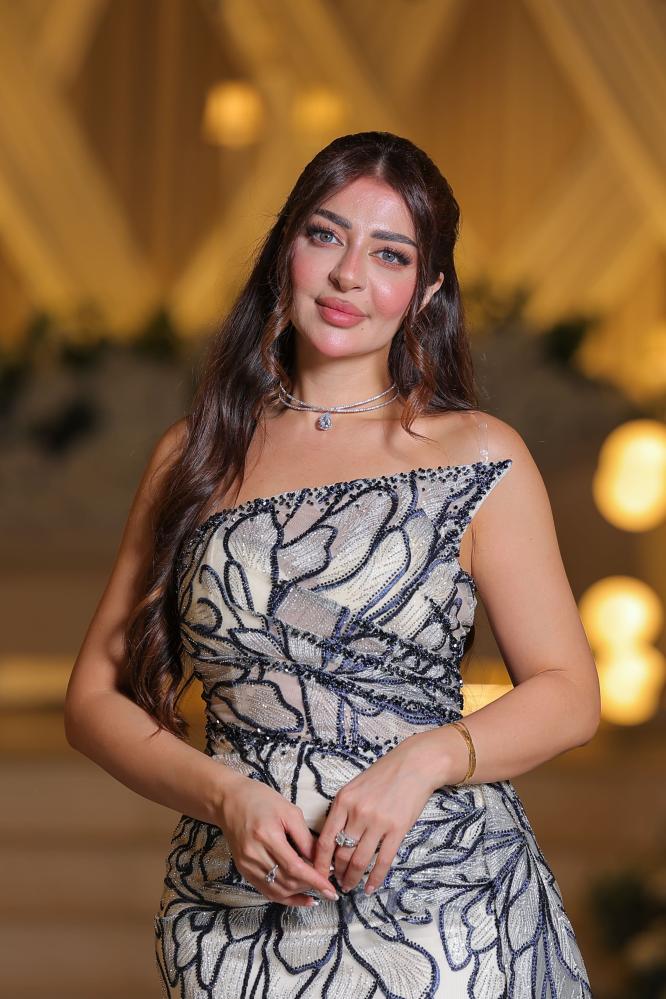 فستان سهره بلمسة ملكية تميزك بالرقي والأنوثة الطاغية 11098