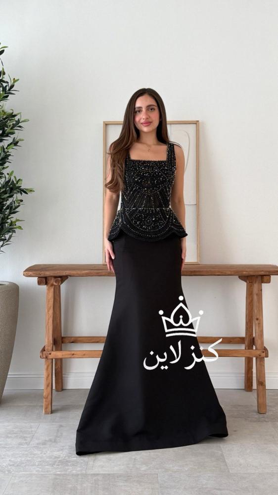 فستان سهرة اسود مرصع