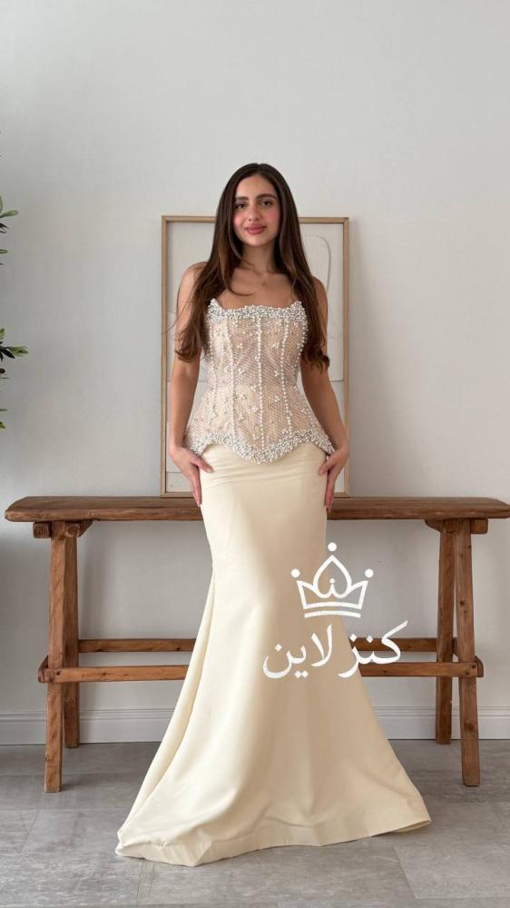 فستان سهرة سكري ماسك مع جزء علوي مزين الخرز