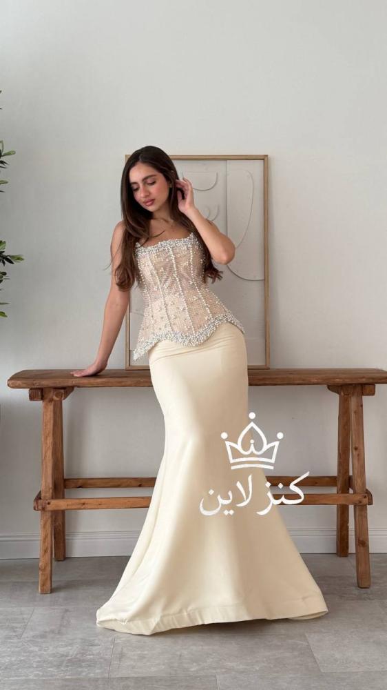 فستان سهرة سكري ماسك مع جزء علوي مزين الخرز
