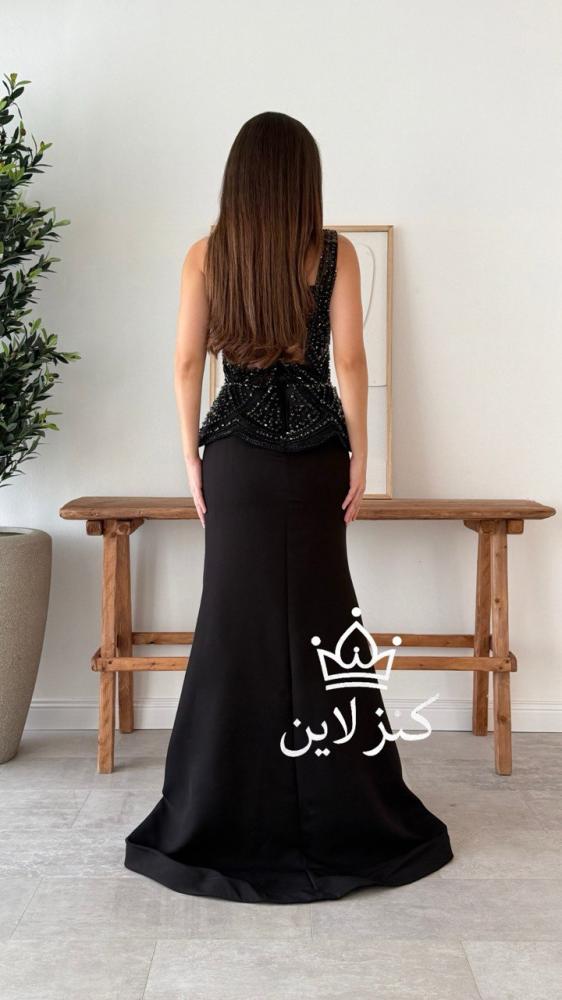 فستان سهرة اسود مرصع