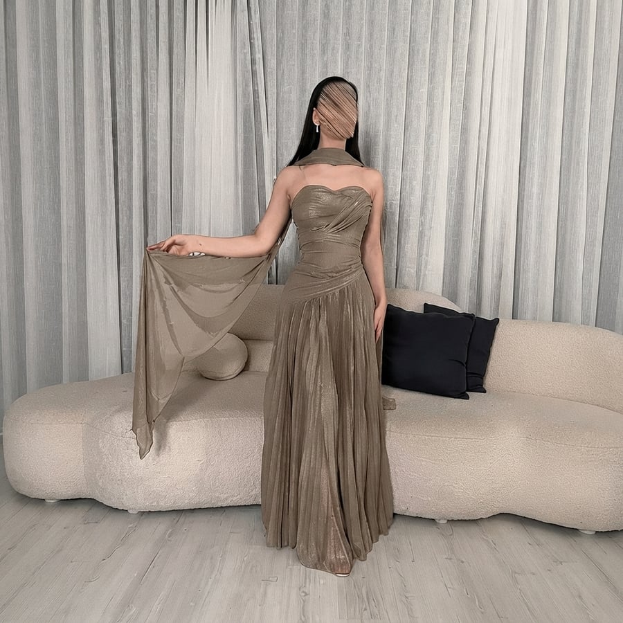 فستان سهره بقماش لامع وتصميم انيق