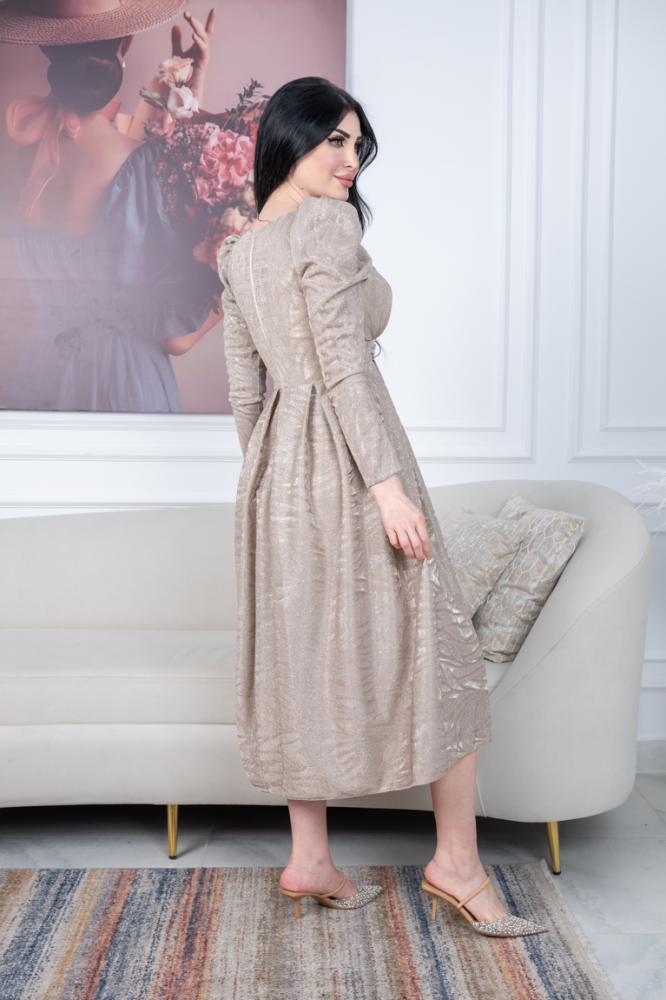 فستان سهرة أنيق لماع بكسسوار