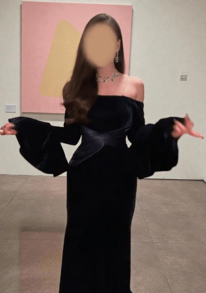 فستان ناعم طويل متميز مخمل بتصميم سهره