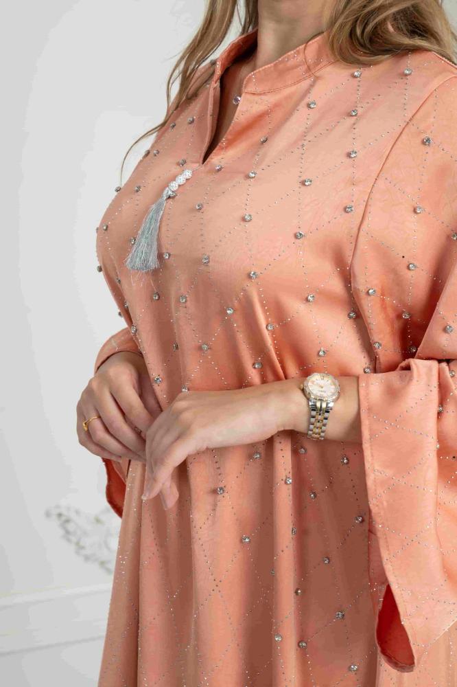 جلابية برتقالية مطرزة بالكريستال