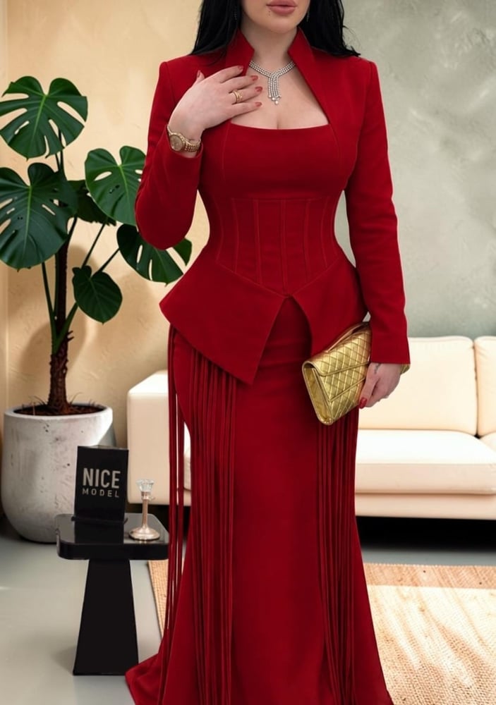 فستان سهرة أحمر ناعم طويل كورسيه وشراشيب