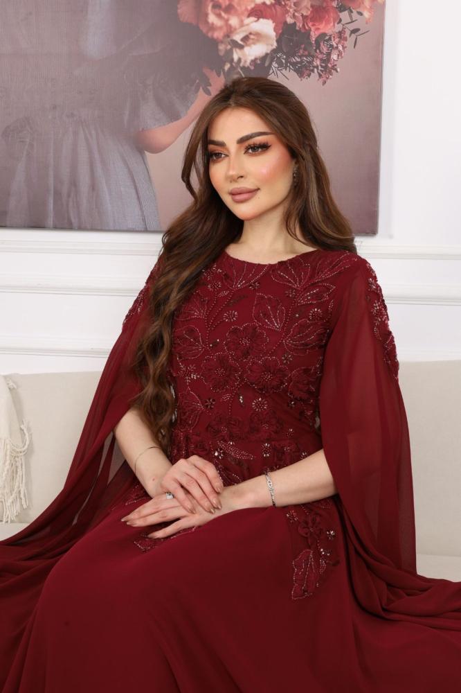 فستان سهرة فاخر طويل شيفون عنابي بتطريز بارز وأكمام كاب