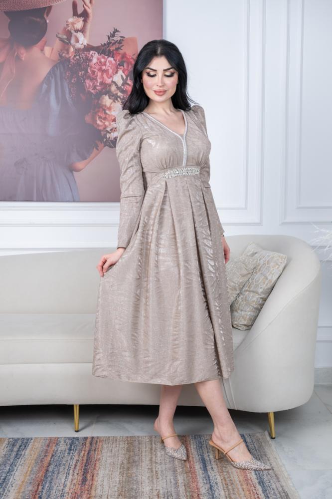 فستان سهرة أنيق لماع بكسسوار