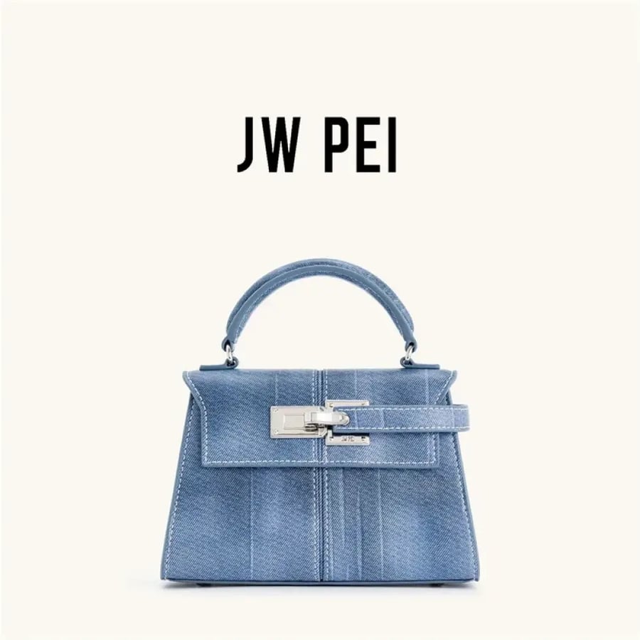 شنطة يد JW PEI دنيم زرقاء