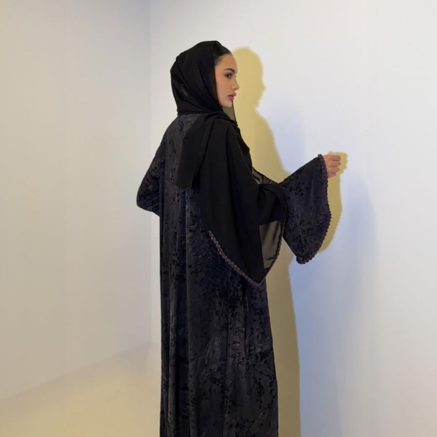 Black floral stretch abaya