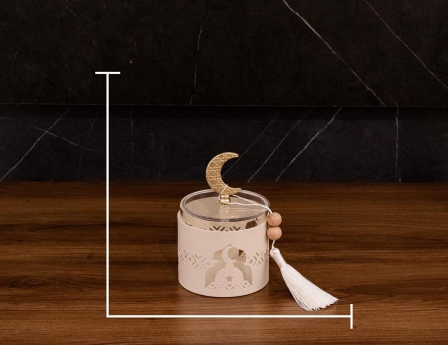 Elegant presentation with a soft Ramadan design, perfect for serving dates and desserts in a sophisticated style