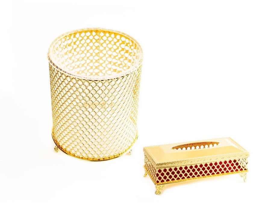 Basket set with a gold mesh tissue box