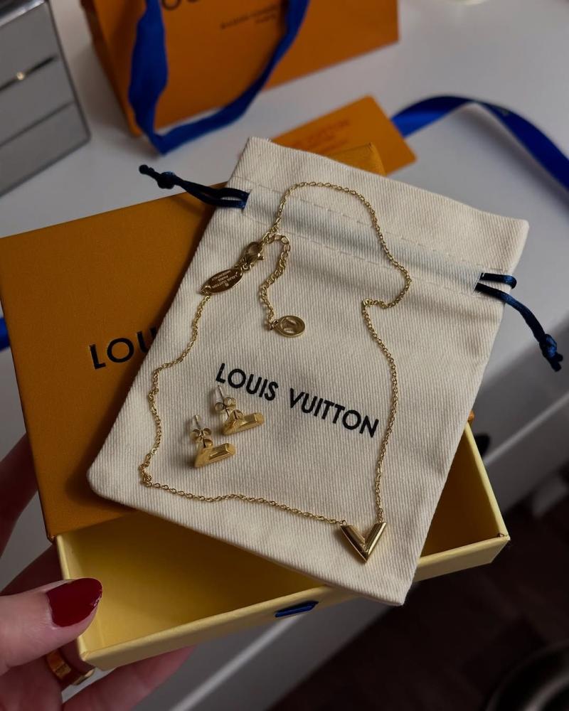 Louis Vuitton necklace