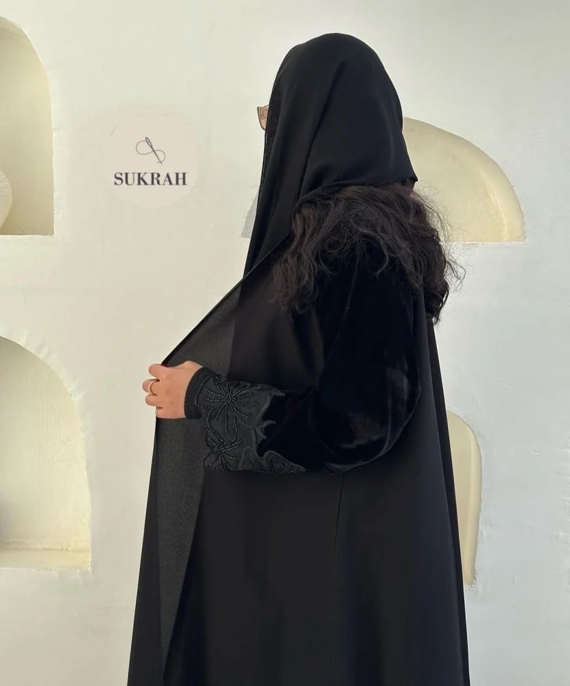 كتان اسود