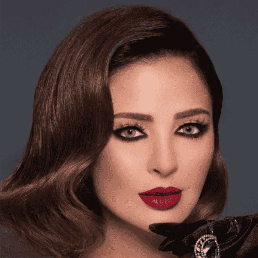 عدسات زينة ملونة من أديرا - تشانس