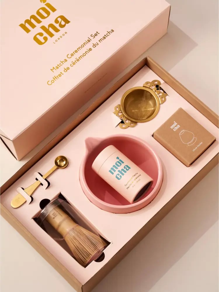 طقم هدايا الماتشا المتكامل من مويشا (Moi Cha)