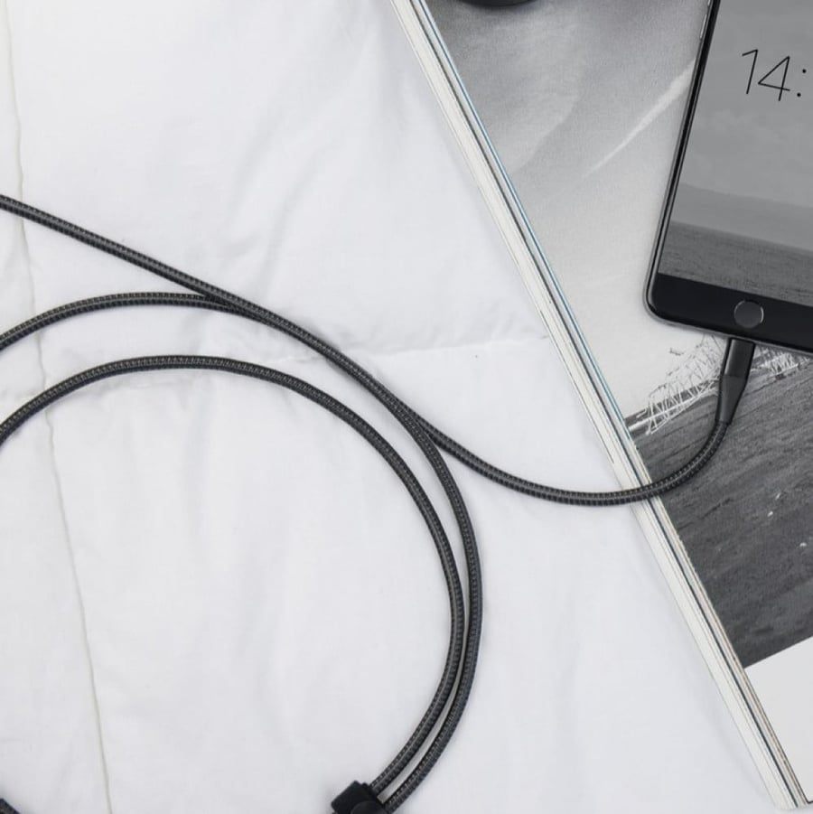 سلك شاحن ايفون انكر powerline 2 plus ضد القطع مغطى بالقماش يتحمل حتى 3