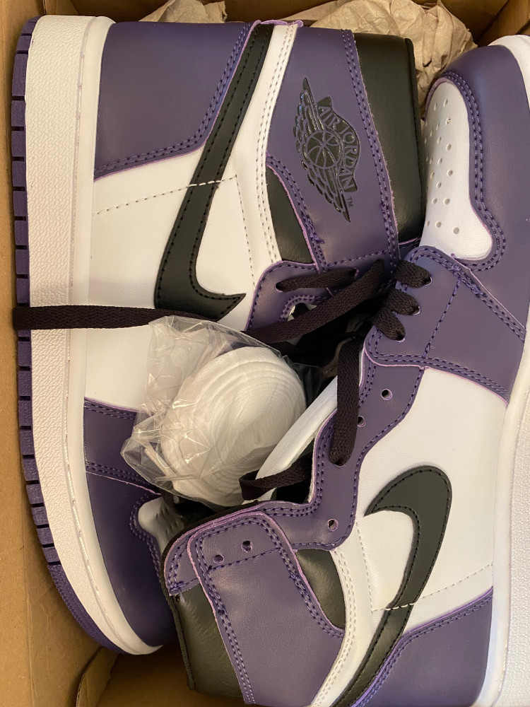 Air Jordan 1 Retro High Court Purple