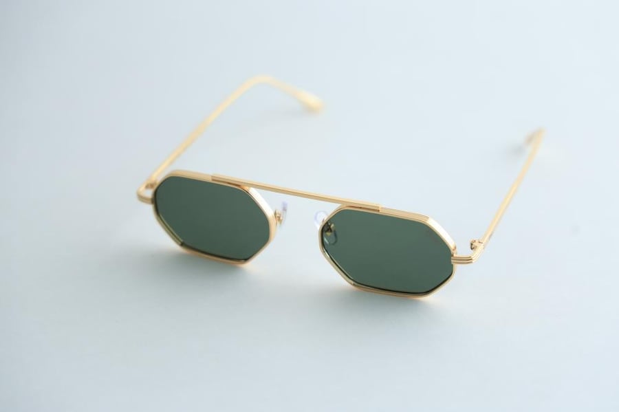 نظارة شمسية B GLOW 3504 C3