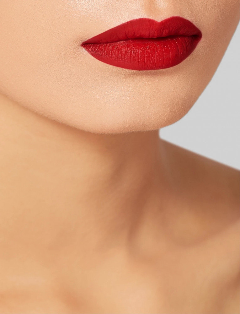 Bobbi brown  luxe matte lipstick  Red carpet