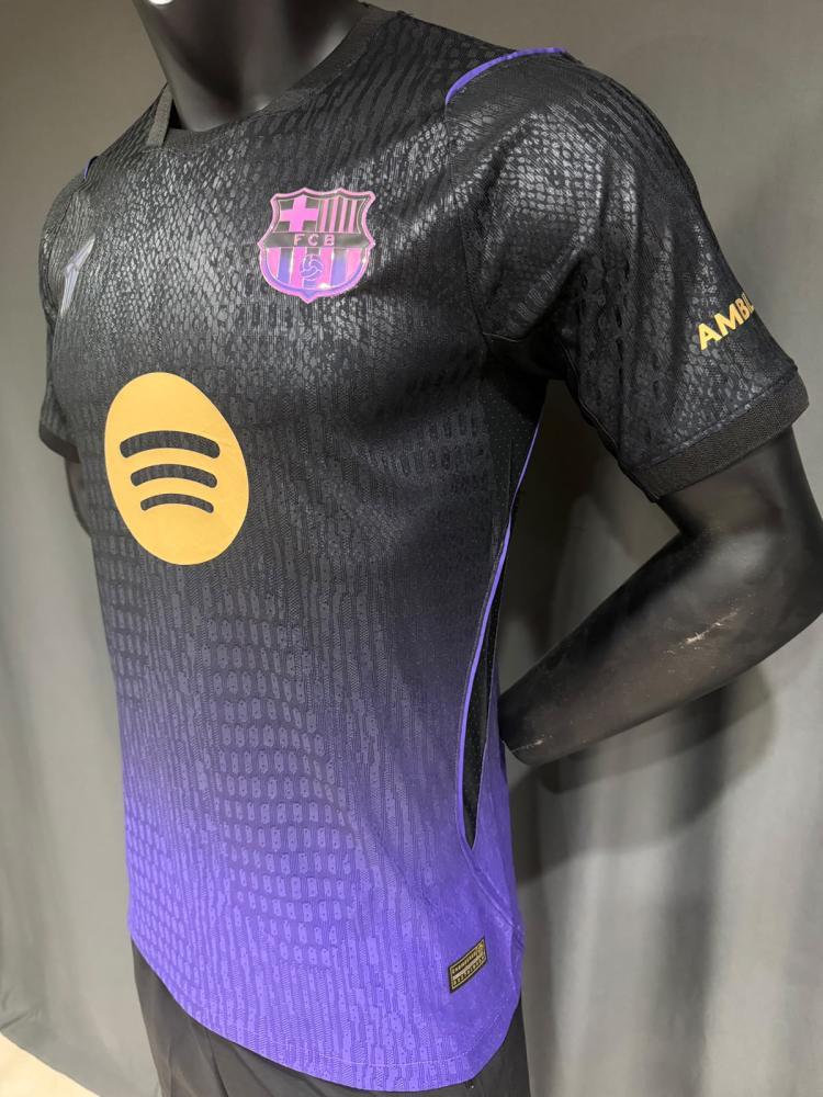 طقم برشلونة الأسود والبنفسجي موسم 2026/2027 | قميص وشورت رياضي