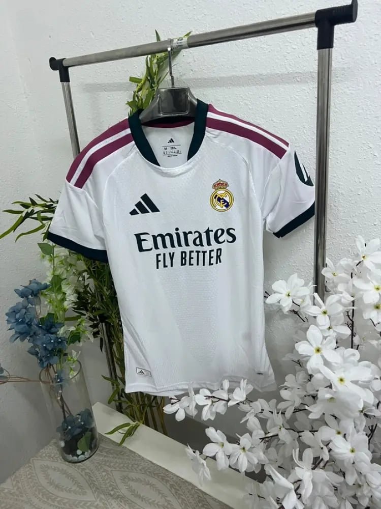 طقم ريال مدريد الجديد الطقم الأساسي 27/26