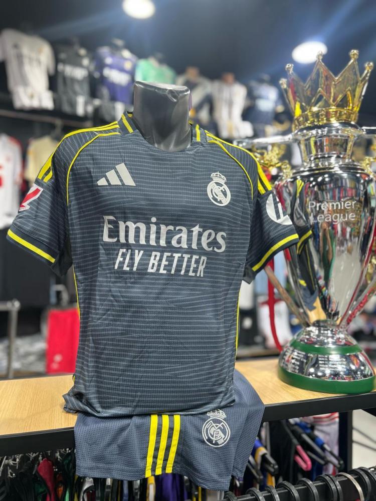 طقم ريال مدريد الأساسي الجديد 2026