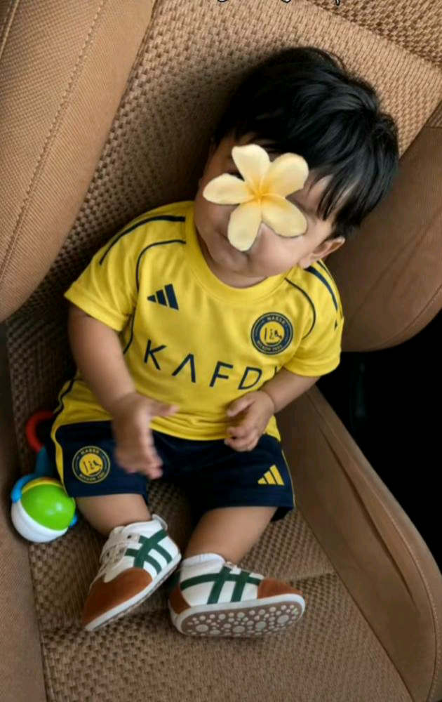 طقم النصر للاطفال اناقة لاطفالك