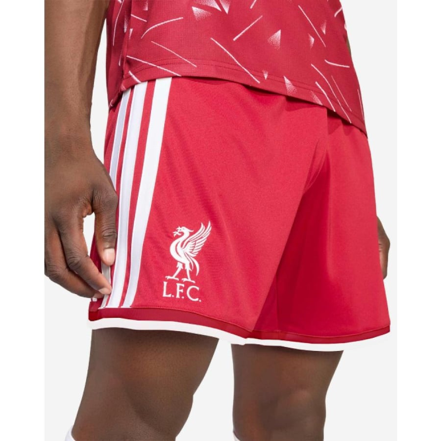 طقم ليفربول الاساسي 2026/2027