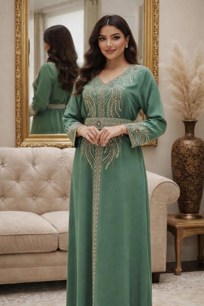 جلابية مطرزة لاطلالة رمضانية ساحرة