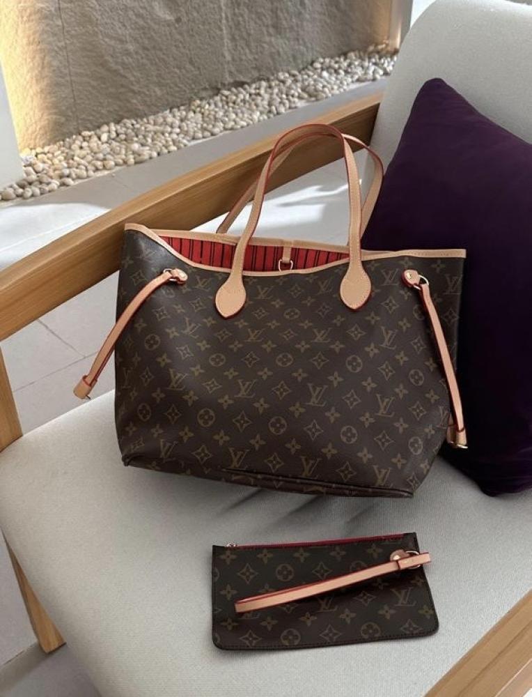 شنطة LV مناسبة للدوام والجامعة
