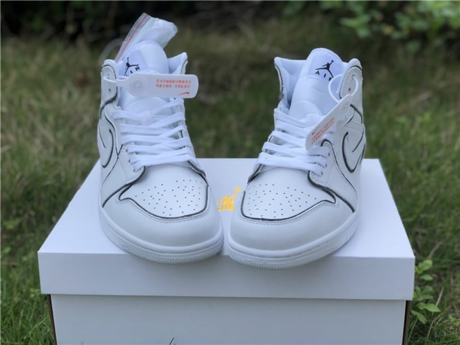 AIR JORDAN 1 MID "Iridescent Outline"