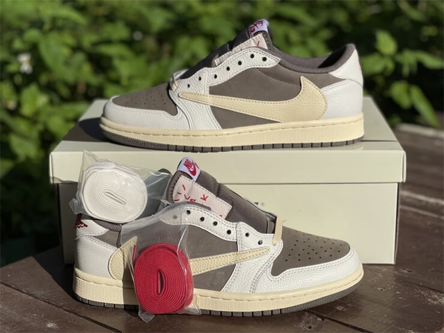 Air Jordan 1 Retro Low Travis Scott Reverse Mocha