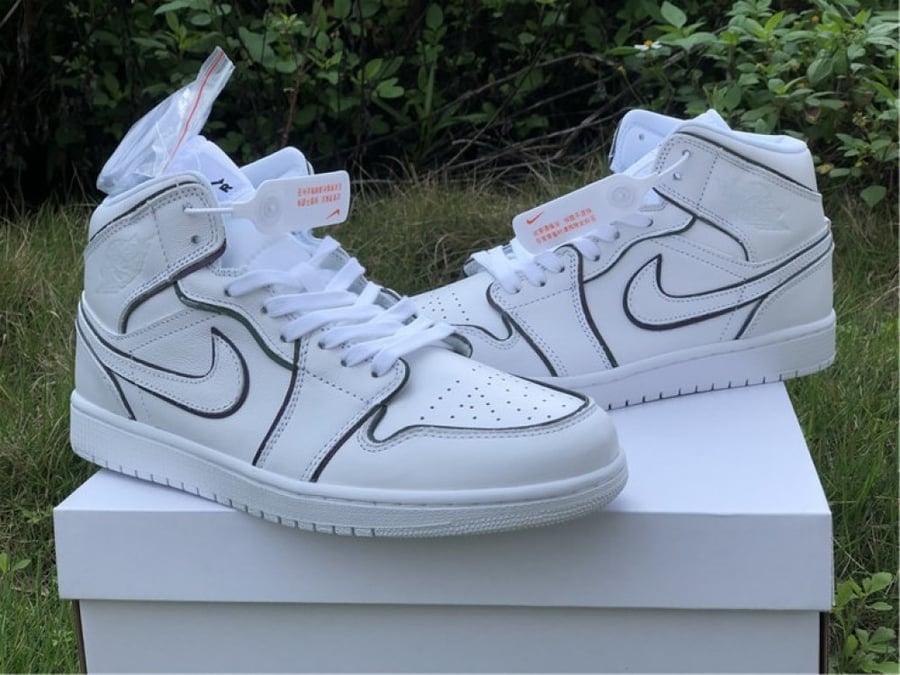 AIR JORDAN 1 MID "Iridescent Outline"