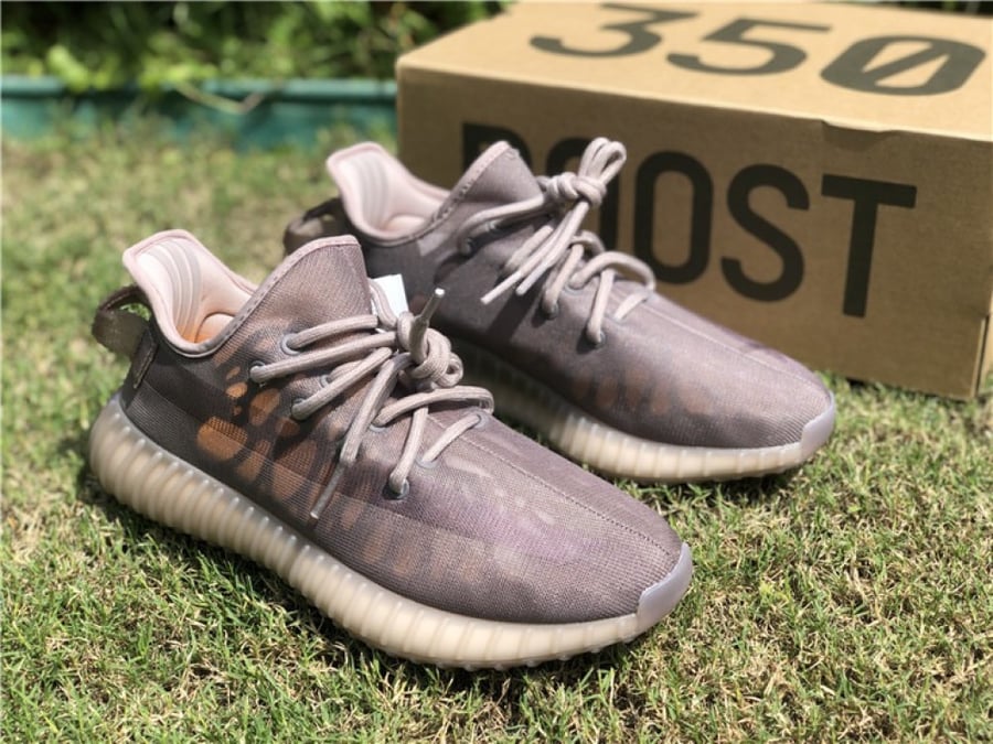 Yeezy Boost 350 V2"Mono Mist"