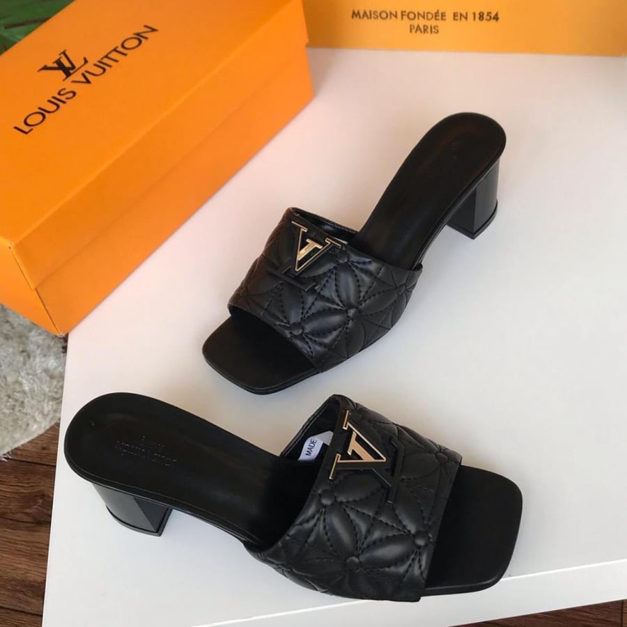 Louis Fuitton heel