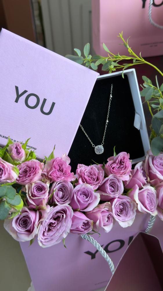 بكج من YOU عقد فضة كيك ورد