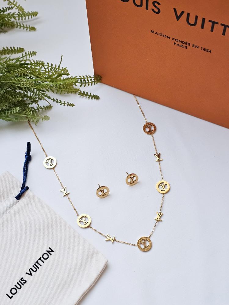 سلسال مع حلق ماركة - LOUIS VUITTON