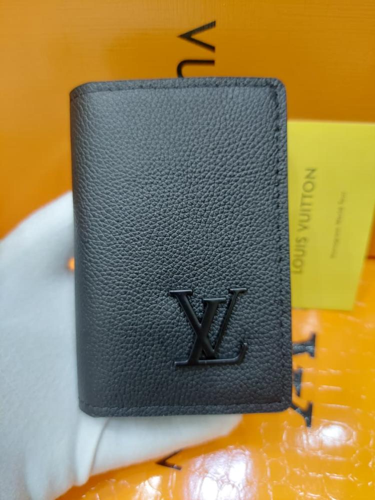 محافظ رجالية - Louis Vuitton