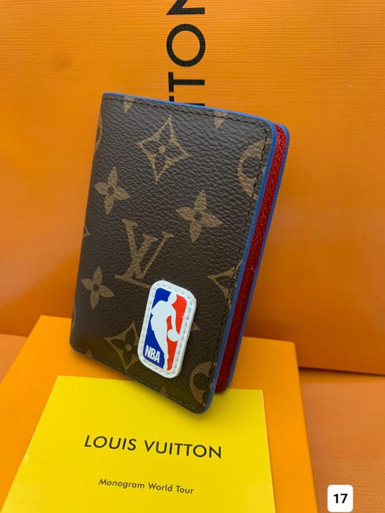 محافظ رجالية - Louis Vuitton