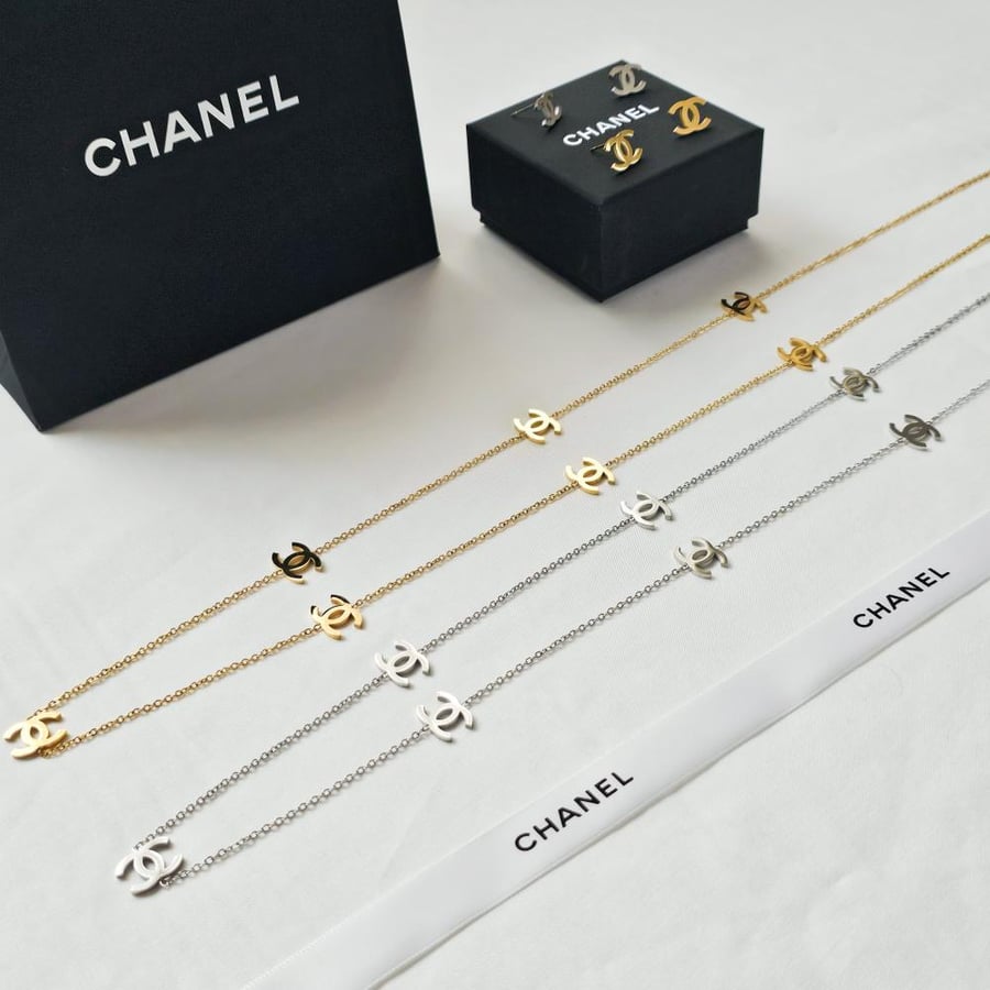 Chain necklace and earrings