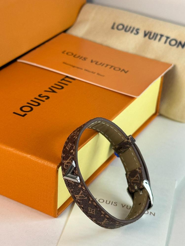أسوارة ماركة - LOUIS VUITTON